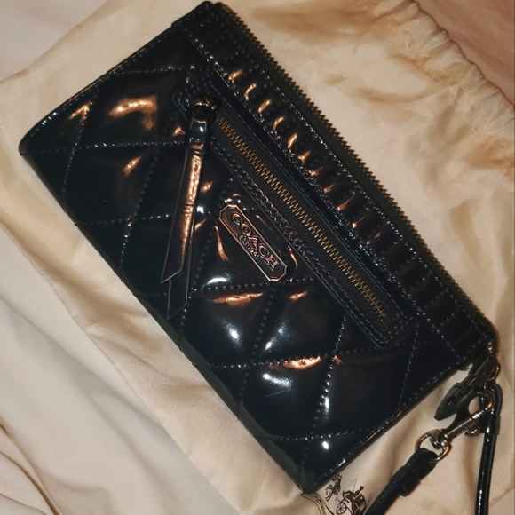 Navy Patent Leather Coach Clutch/Wristlet - Picture 4 of 4
